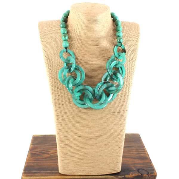LARGE STATEMENT NECKLACE